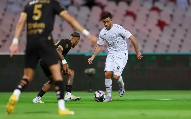 مدير الاتحاد السابق: “الكذب” سبب أزمات حمد الله.. وتعرض للظلم في جدة!